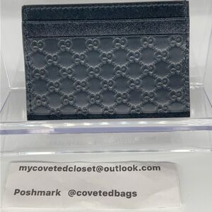 Gucci Embossed Black Card Holder Like New!